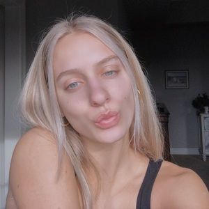 Meet your Posher, Izzy